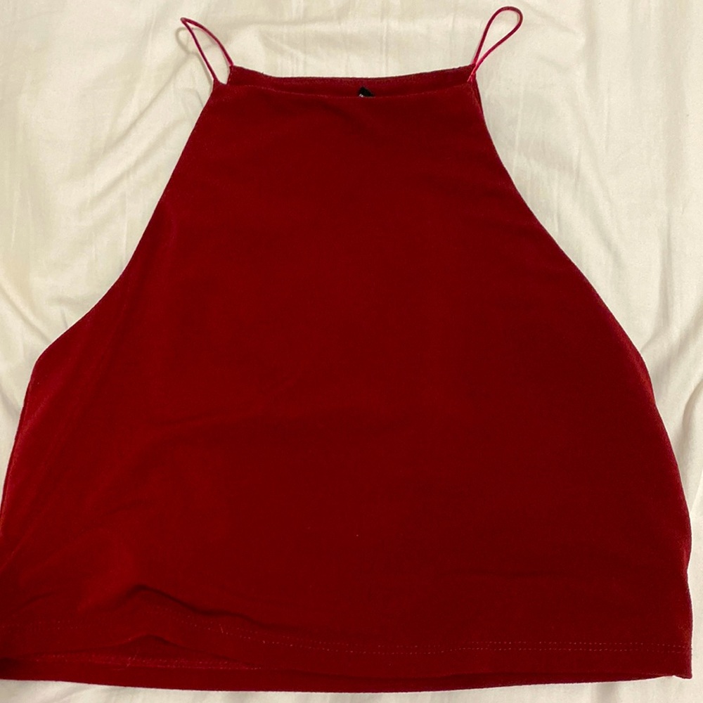 RED CROP TOP